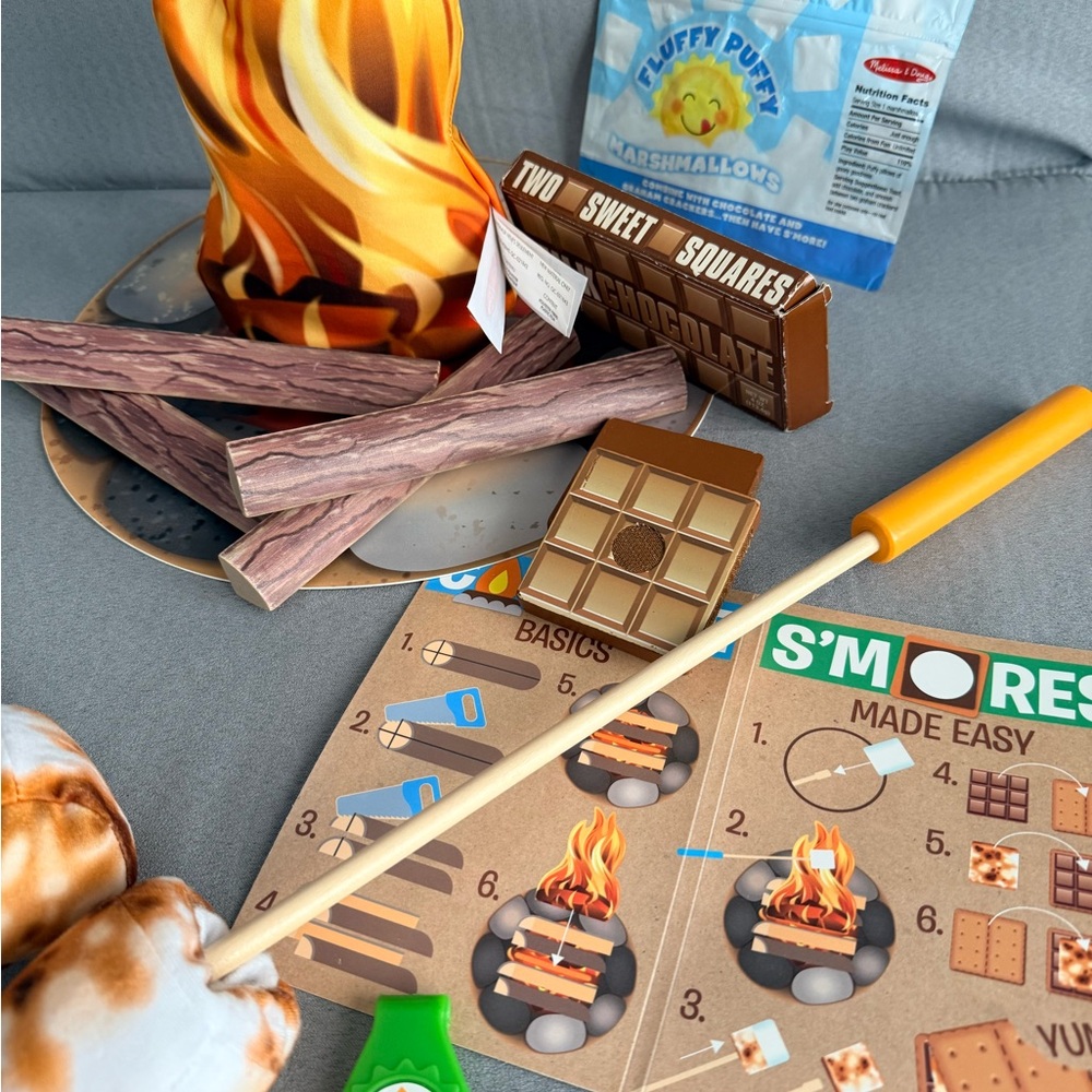 Melissa & Doug Let’s Explore Campfire S’mores Play Set - Picture 2 of 4